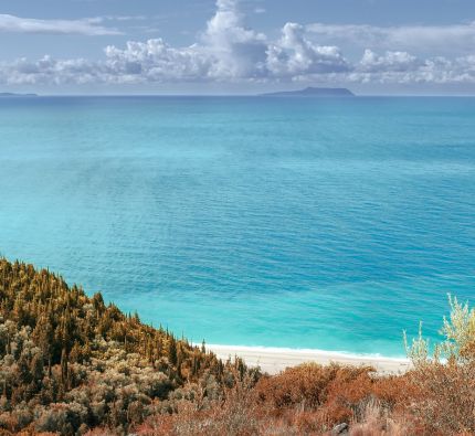Почивки в Албания със самолет